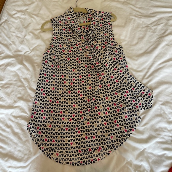 Cute blouse - Picture 2 of 2